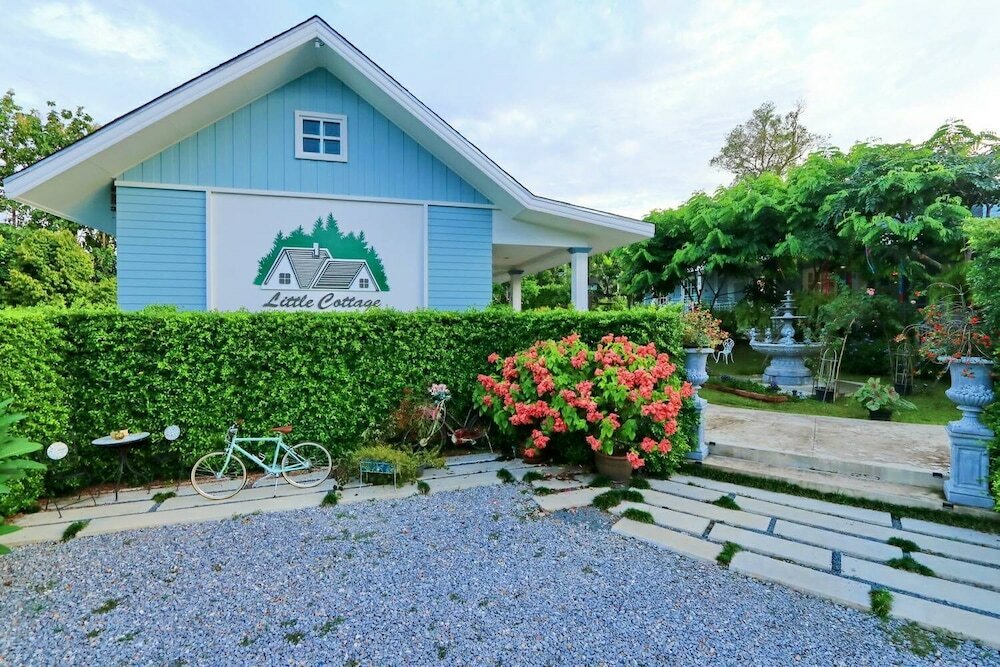 Фото Little Cottage