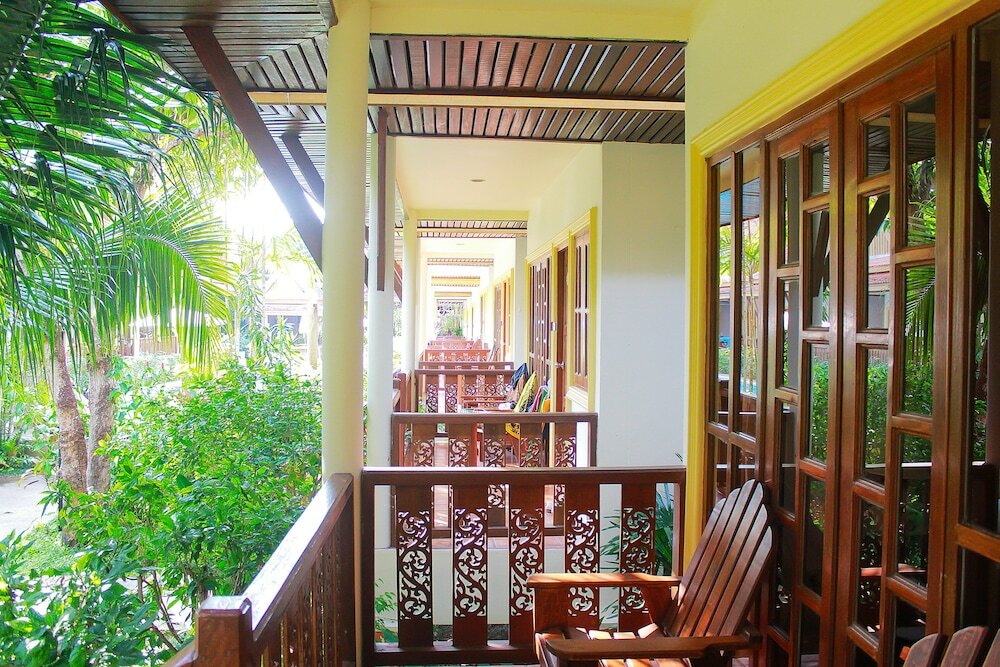 Фото Bangtao Village Resort