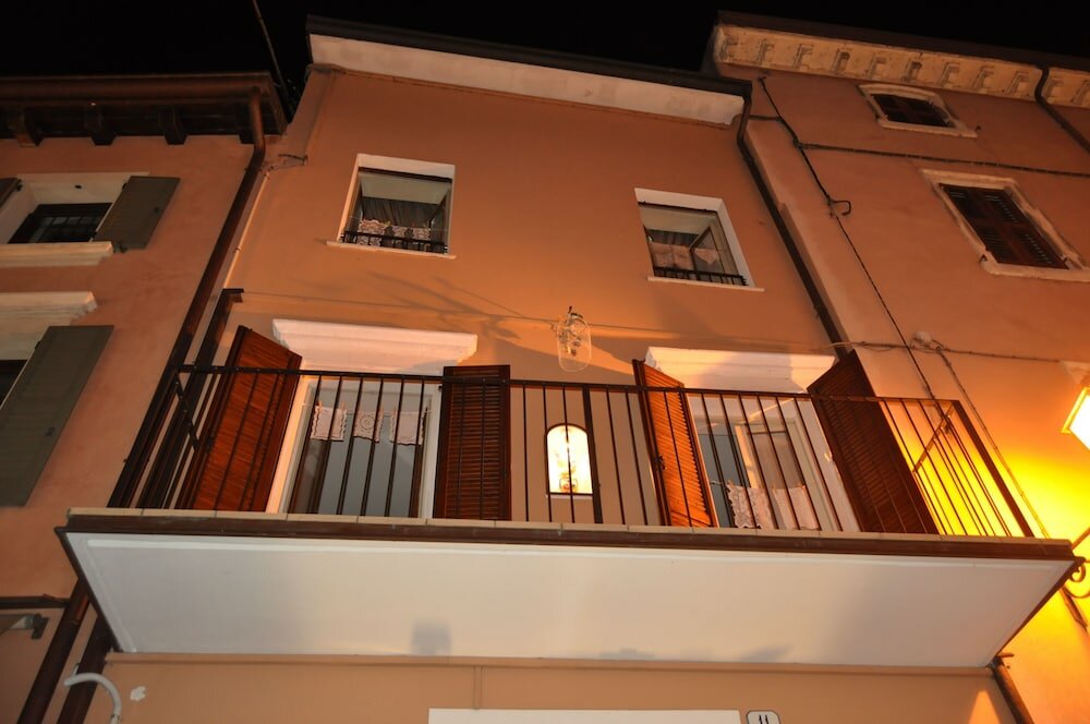 Фото Le Finestre Sul Borgo Rooms