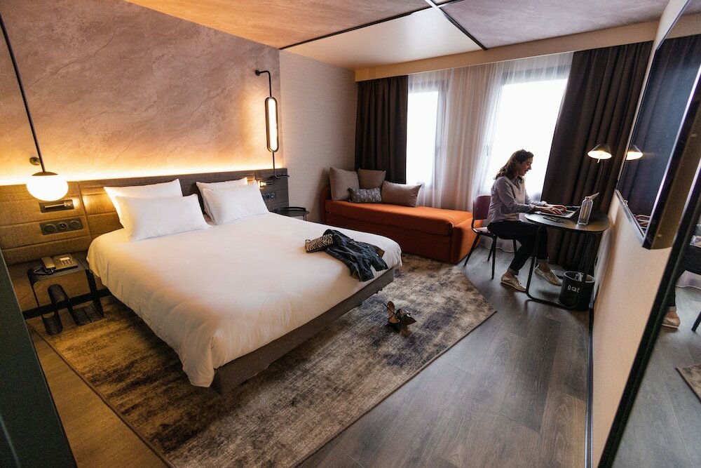 Фото Novotel Paris Suresnes Longchamp