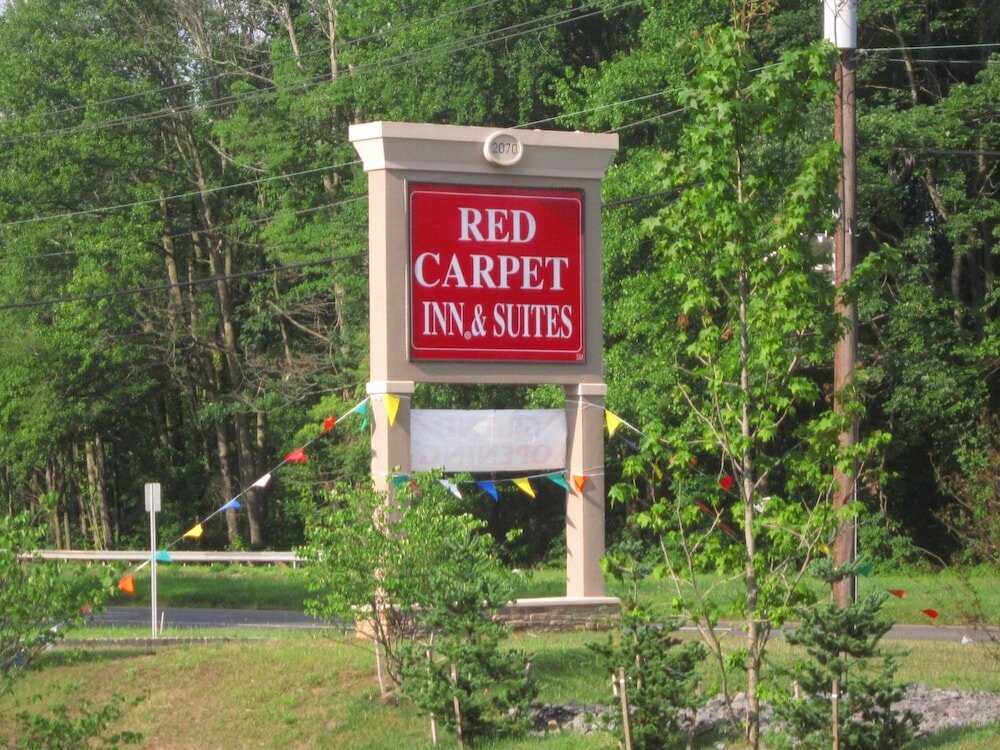 Фото Red Carpet Inn And Suites Monmouth Jtc