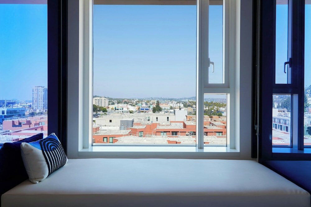 Фото W Hollywood