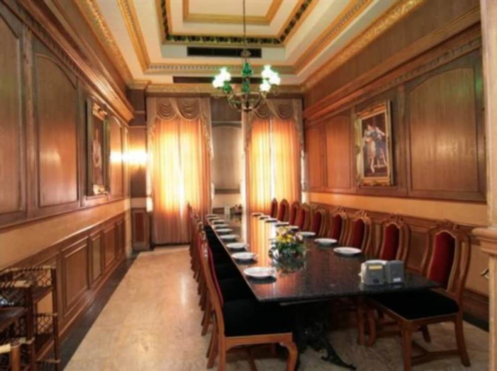 Фото 13 Coins Hotel Ngam Wong Wan