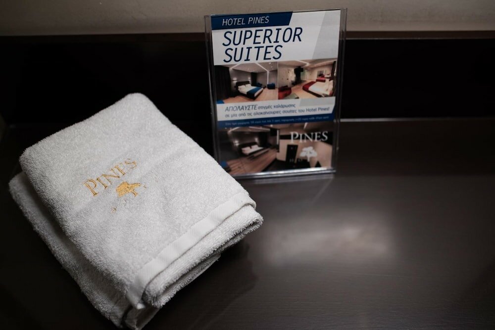 Фото Pines Hotel