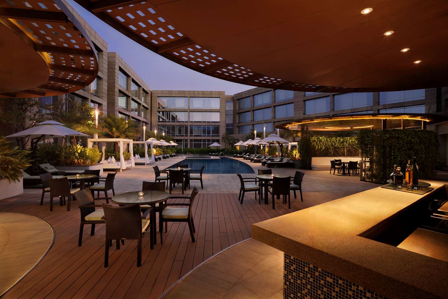 Фото Hilton Bangalore Embassy GolfLinks