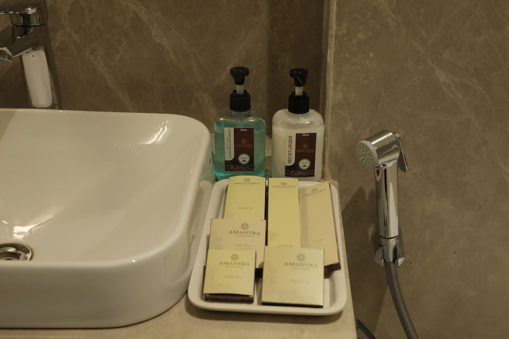 Фото Amantra Comfort Hotel