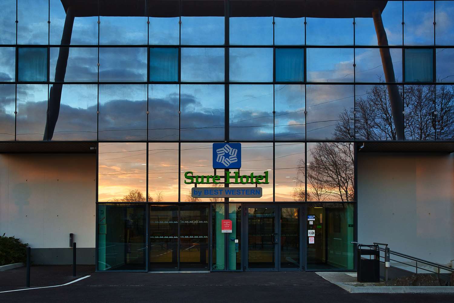 Фото Sure Hotel by Best Western Nantes Beaujoire