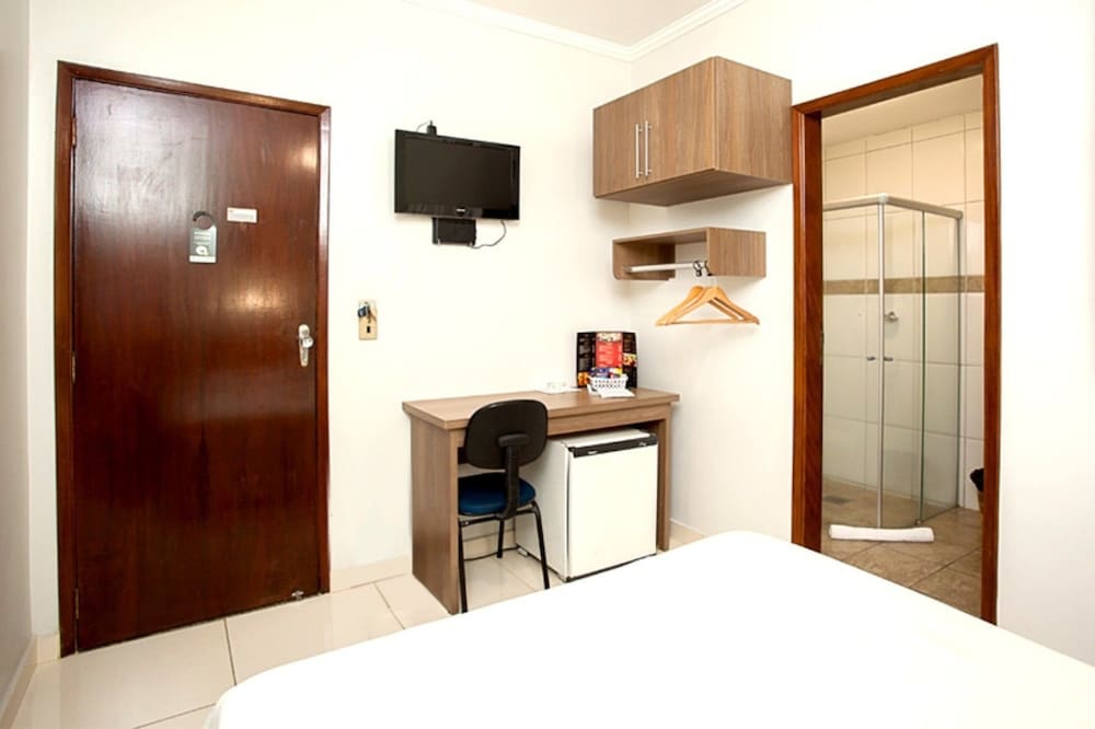 Фото Alves Hotel