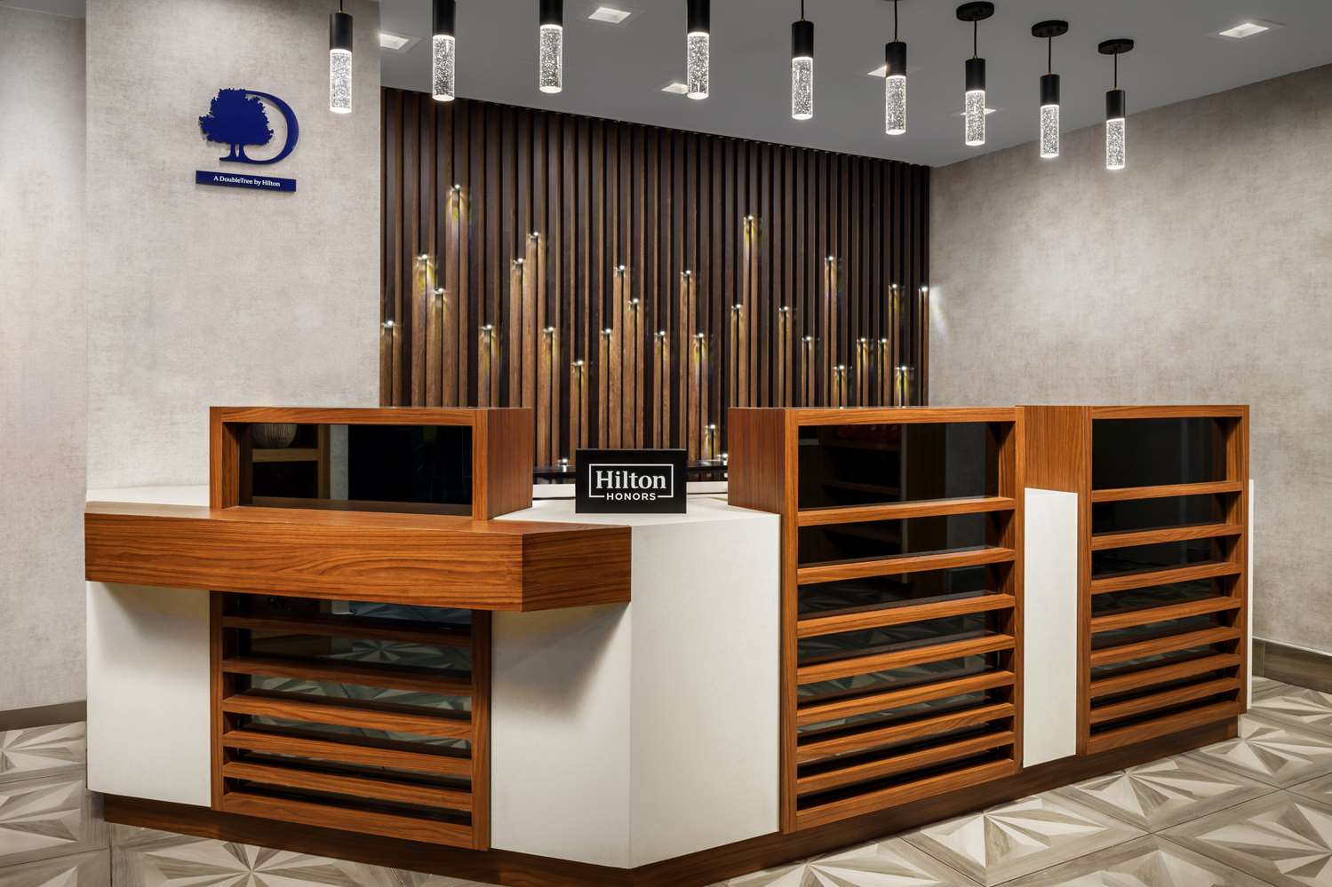 Фото DoubleTree by Hilton New York Midtown Fifth Ave