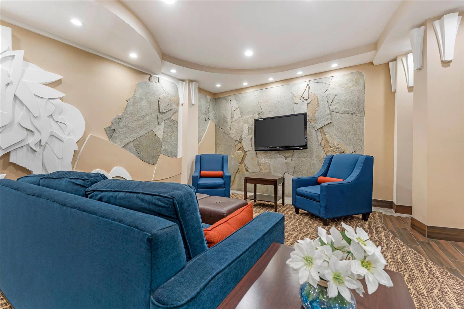 Фото Comfort Suites Monroeville