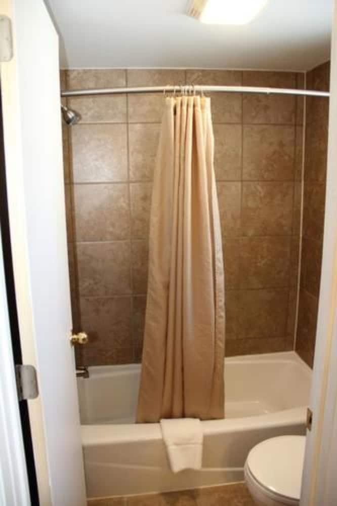 Фото Lakeshor Motor Inn