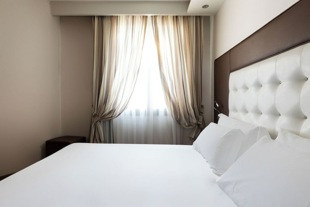 Фото Hotel Royal Caserta