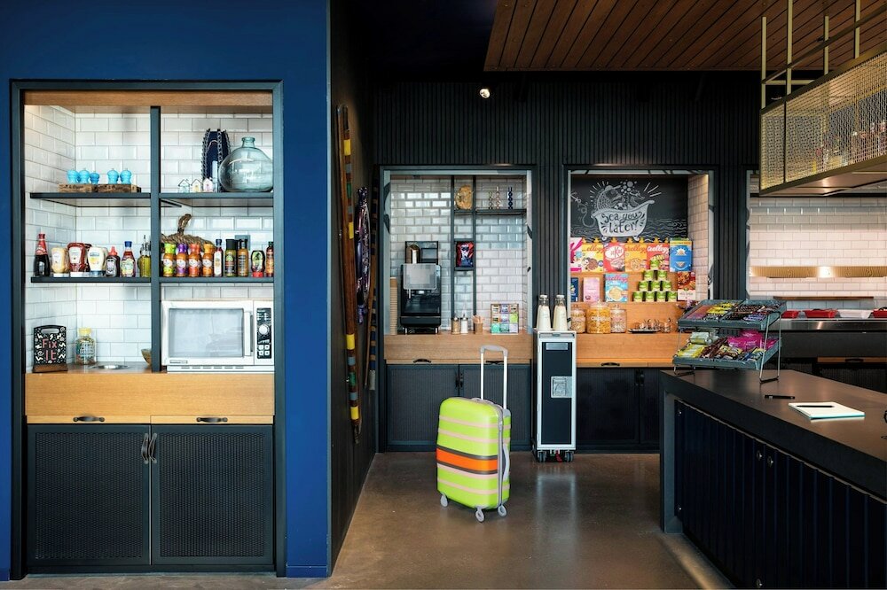 Фото Moxy Plymouth