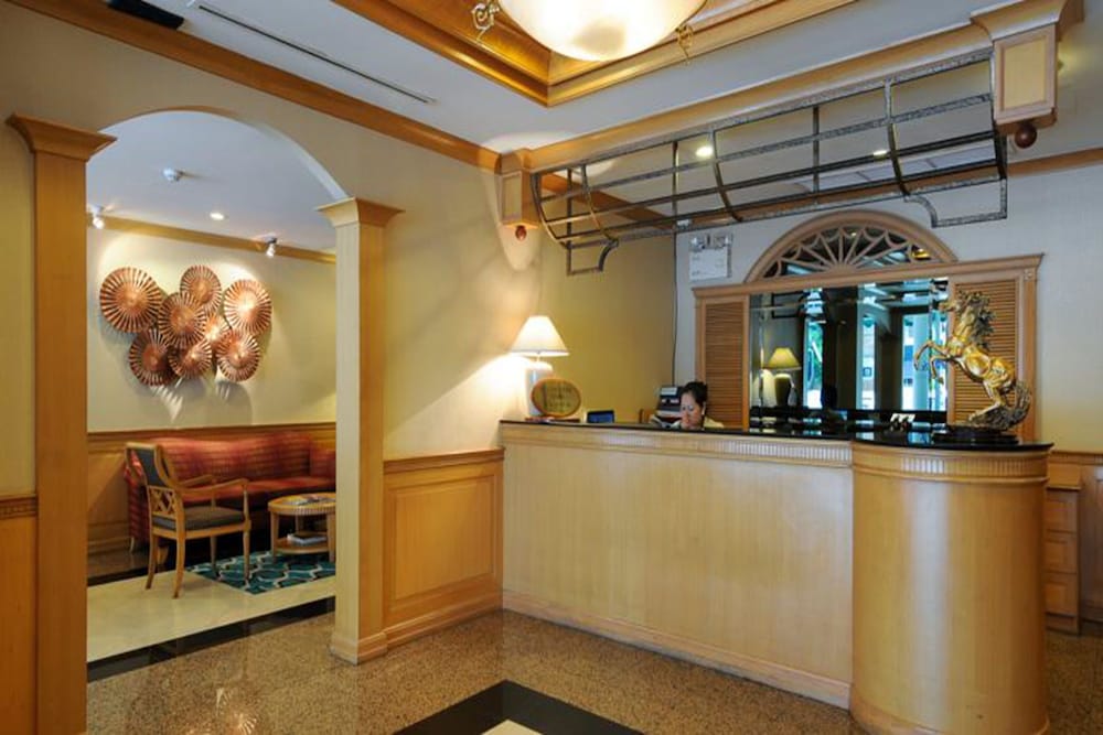 Фото Admiral Suite Serviced Apartment Hotel Sukhumvit