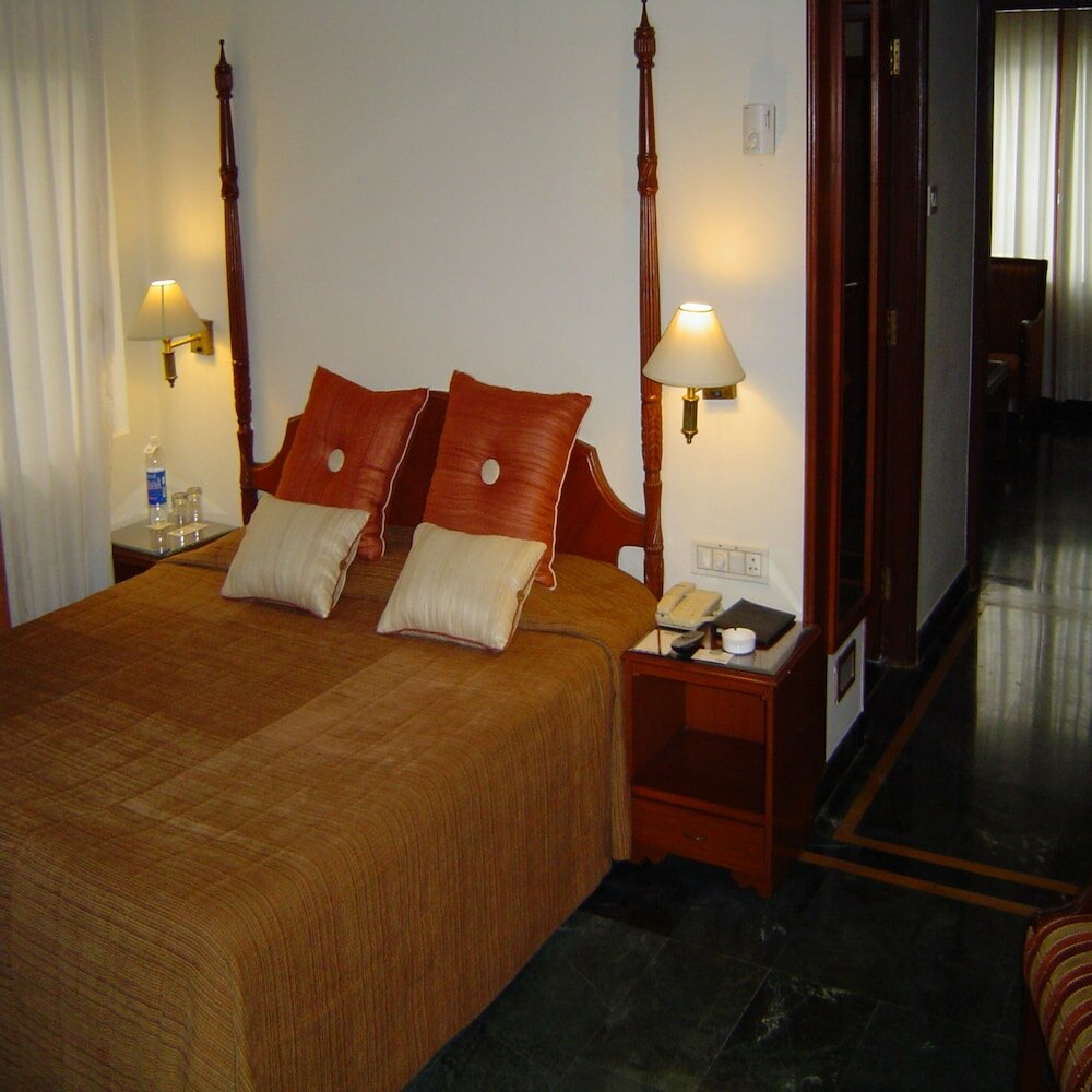 Фото La Place Sarovar Portico, Lucknow