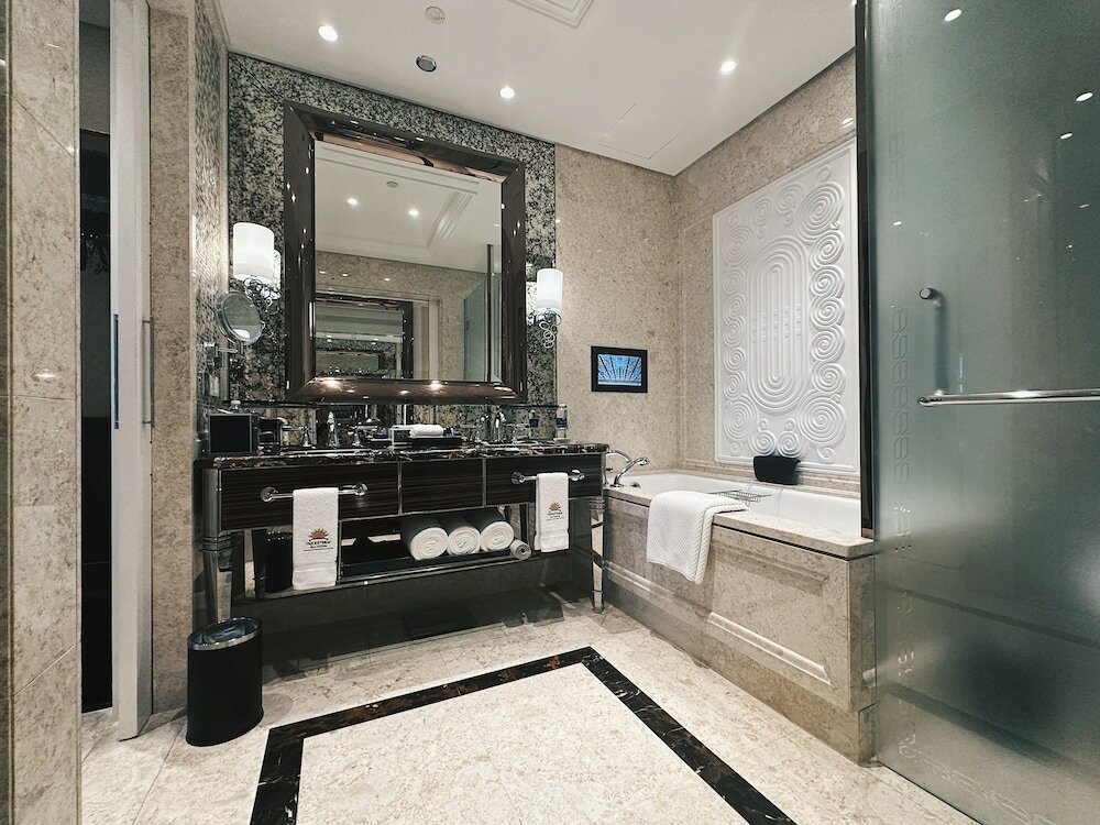 Фото The Reverie Saigon