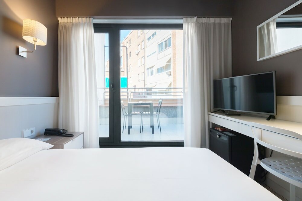 Фото Hotel Paral·lel