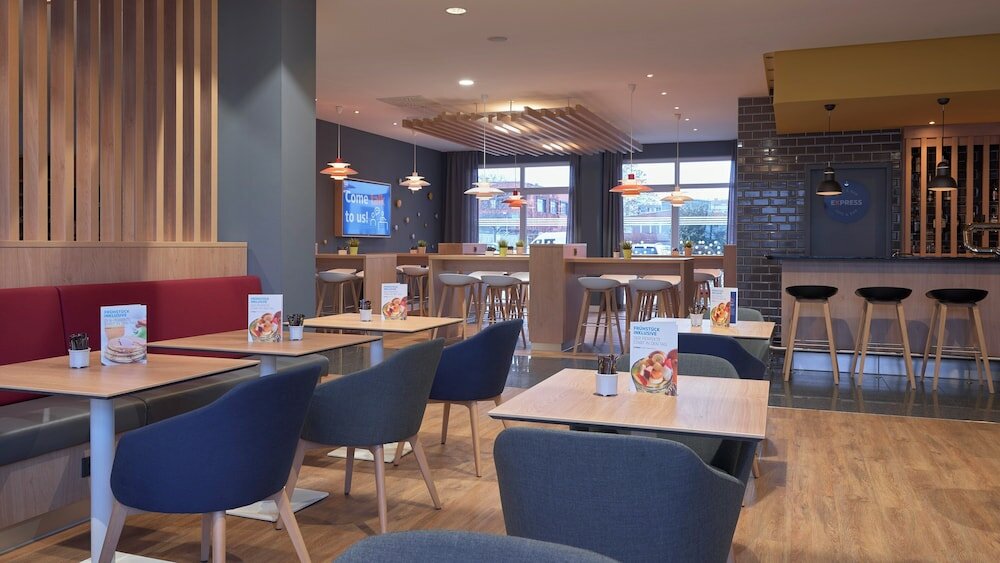 Фото Holiday Inn Express Frankfurt Messe