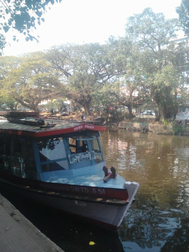 Фото St. Antonys Lodge Ernakulam Market