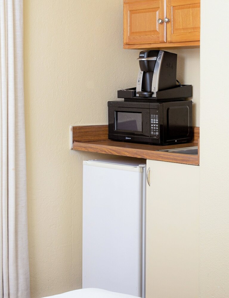 Фото Ohia Waikiki Studio Suites