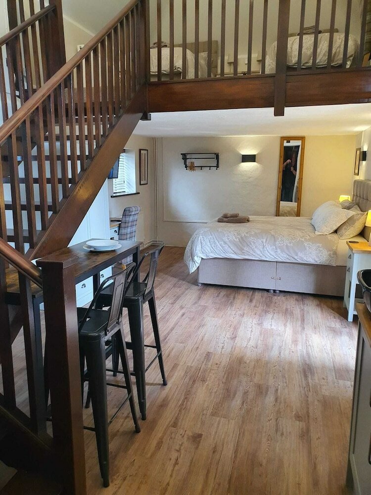 Фото The Lower Bell