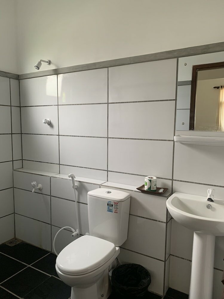 Фото Curry Bowl Restaurant & Turtles Rest