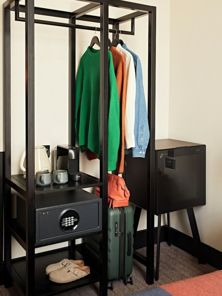 Фото Bedford Corner Hotel