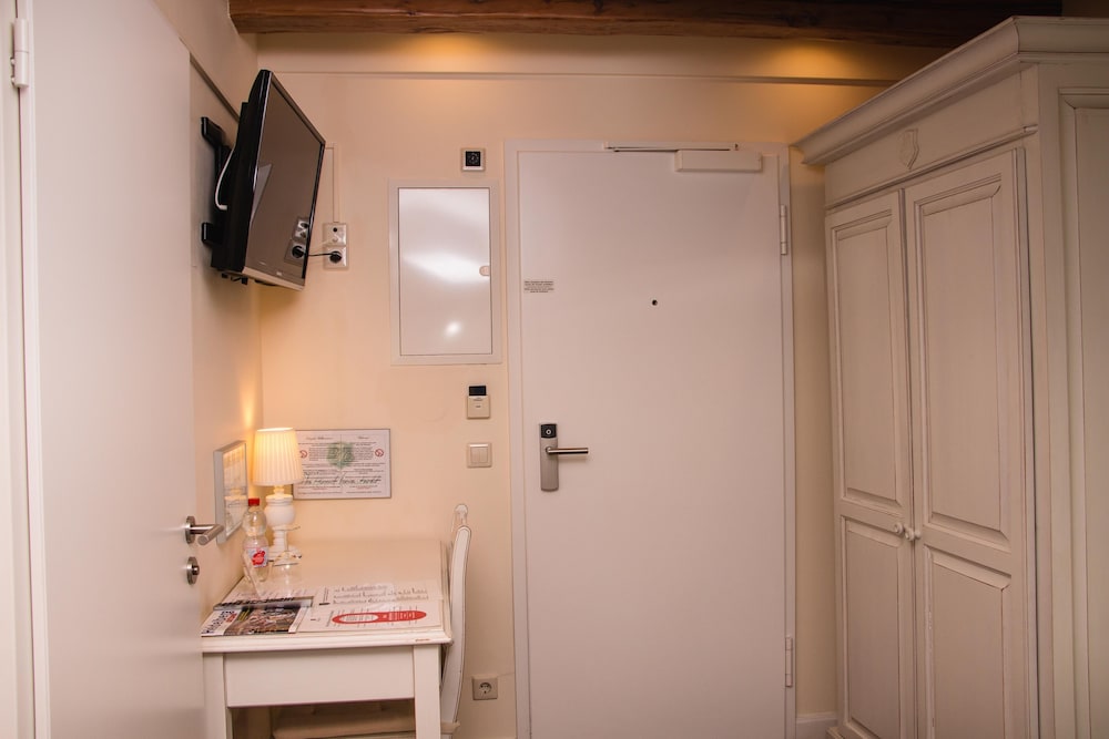 Фото Hotel Villa Marstall