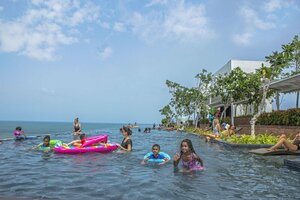 Гостиница Marino Beach Colombo