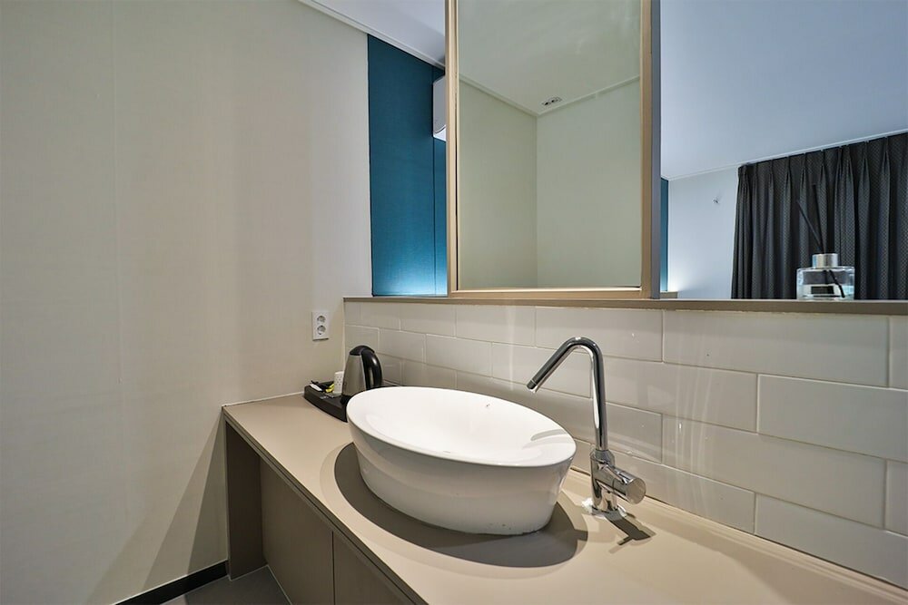 Фото Calm Rest Hotel