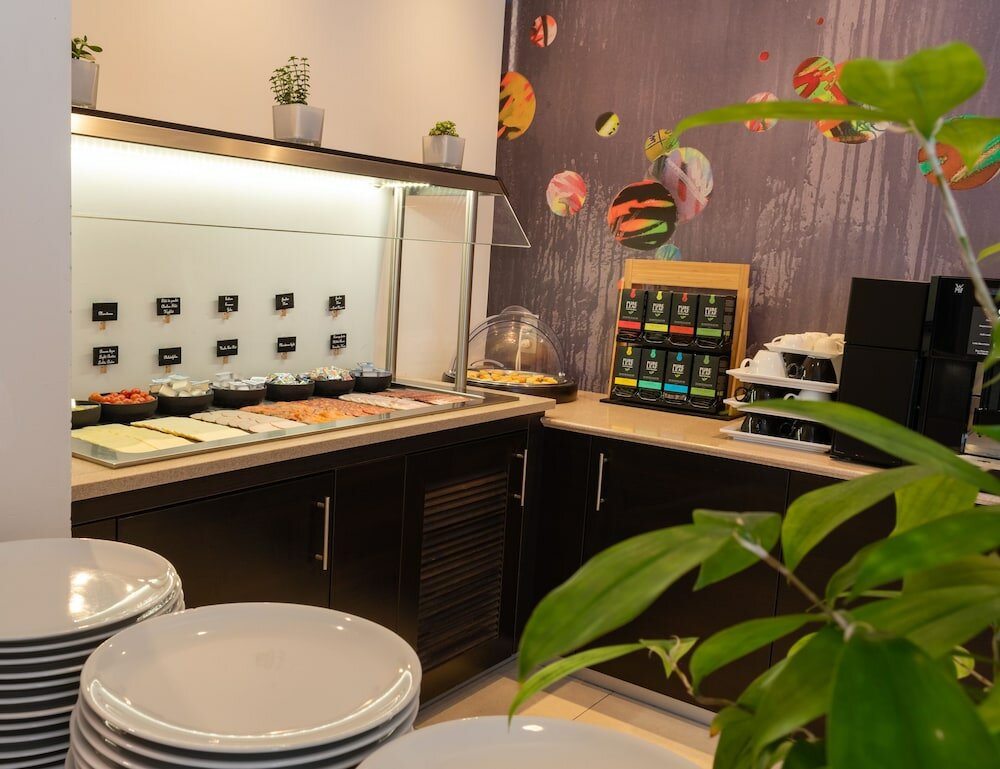 Фото Novotel Brussels Centre Midi Station