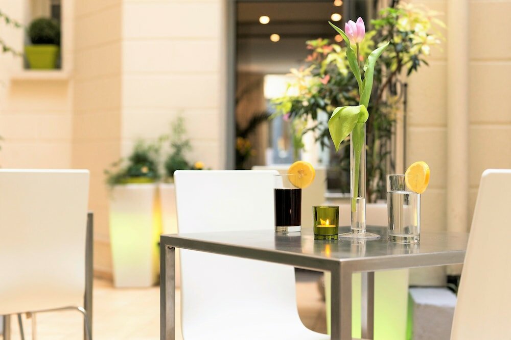 Фото Hotel Glasgow Monceau Paris by Patrick Hayat