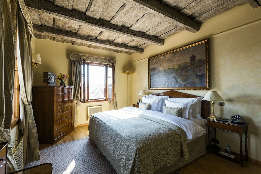 Фото Golden Well Hotel