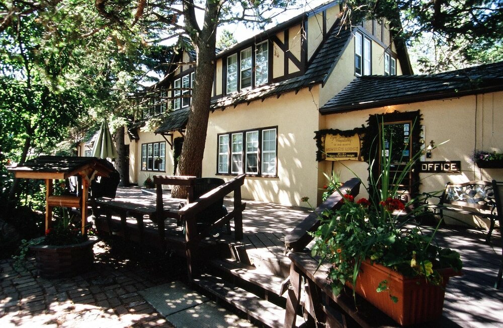 Фото Crandell Mountain Lodge