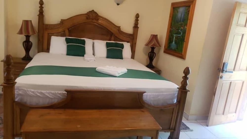 Фото PC Entreprises Guest House