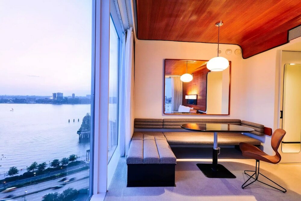 Фото The Standard High Line