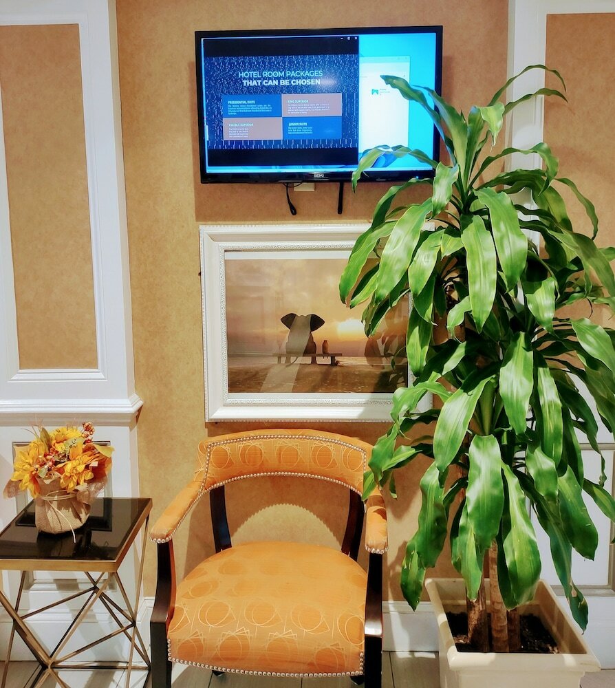 Фото The Wilshire Grand Hotel