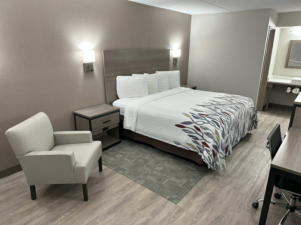 Фото Red Roof Inn Ann Arbor - University of Michigan South