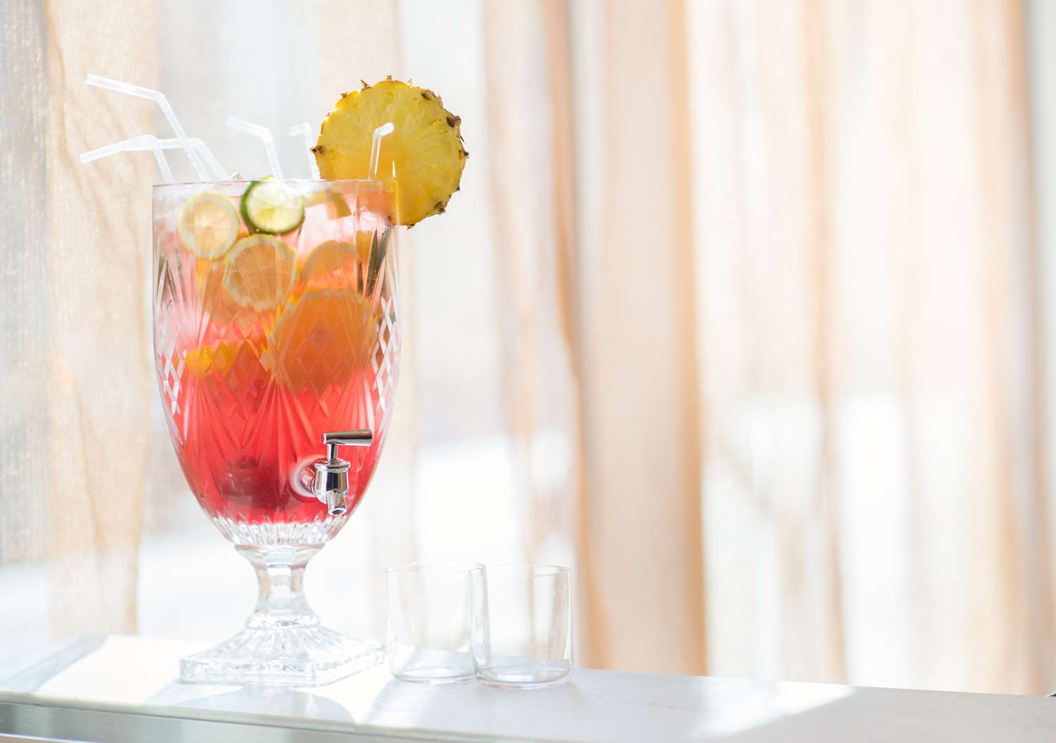 Фото The Troubadour Hotel New Orleans, Tapestry Collection by Hilton