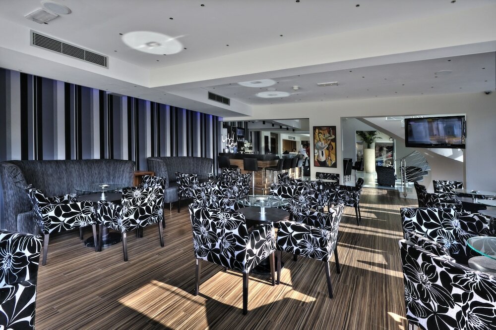 Фото Livadhiotis City Hotel