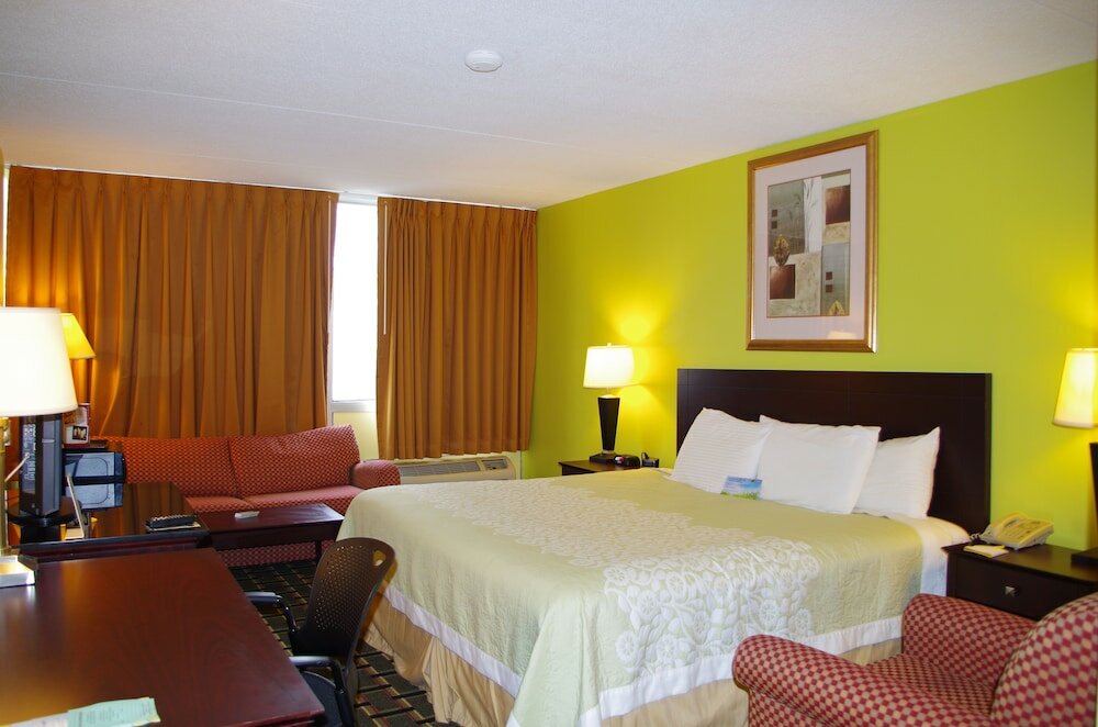 Фото Days Hotel & Conference Center by Wyndham Danville