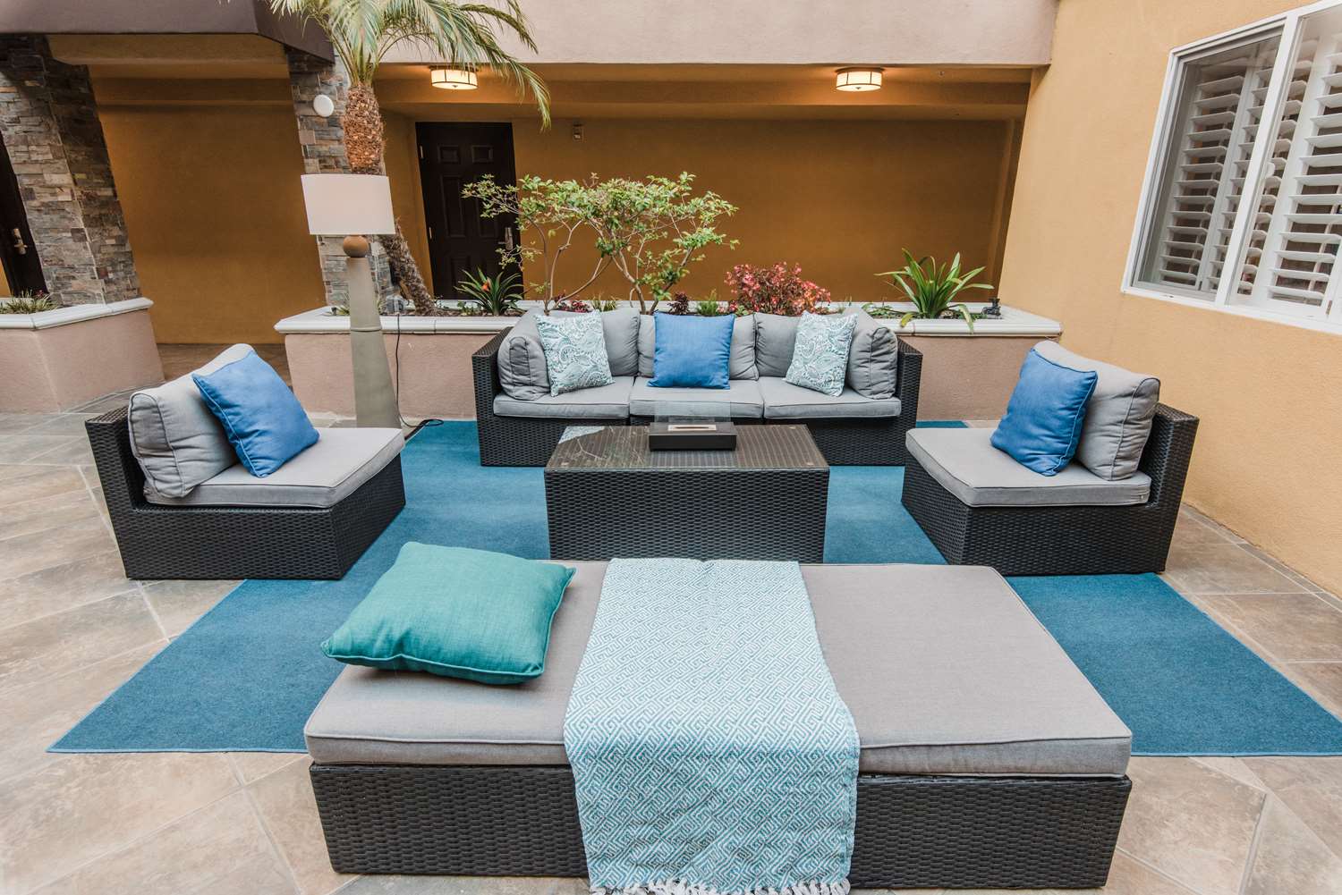 Фото Best Western Plus Manhattan Beach Hotel