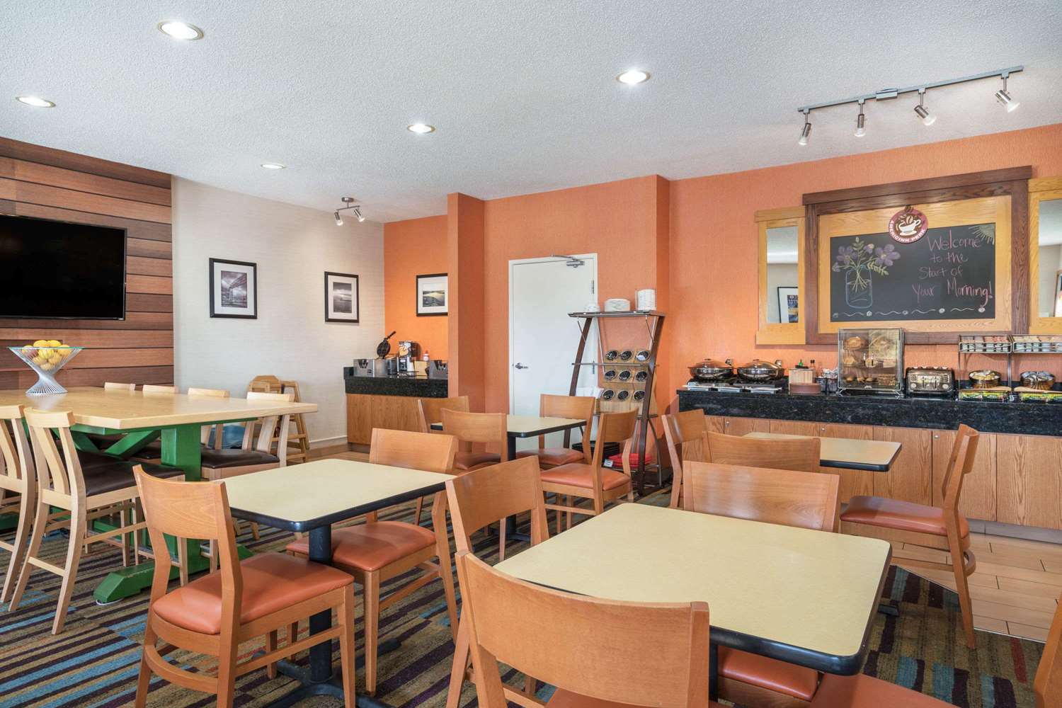 Фото AmericInn by Wyndham Duluth