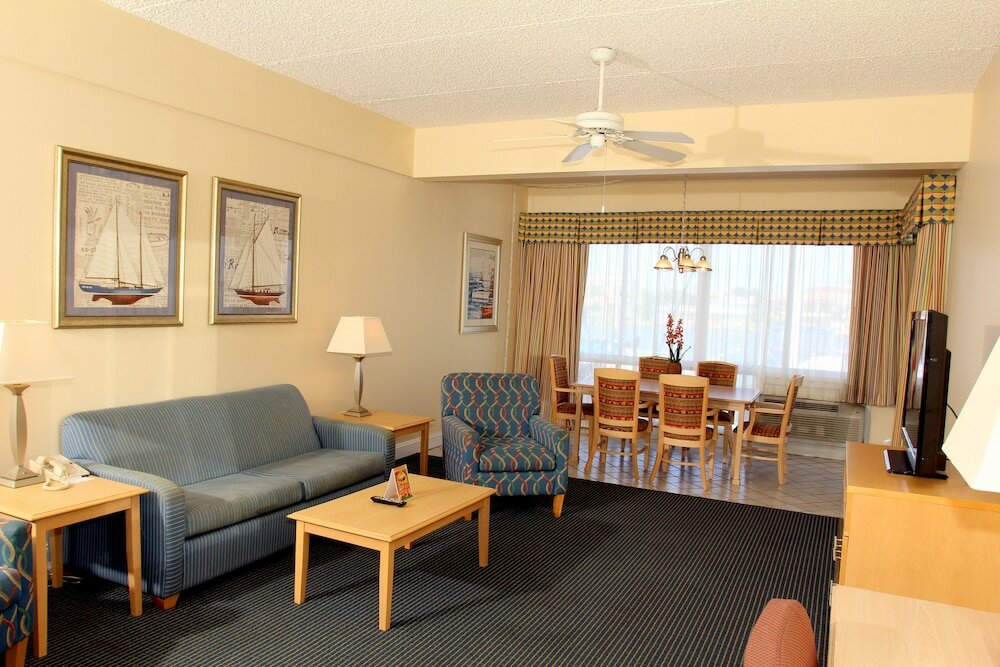 Фото Chart House Suites on Clearwater Bay