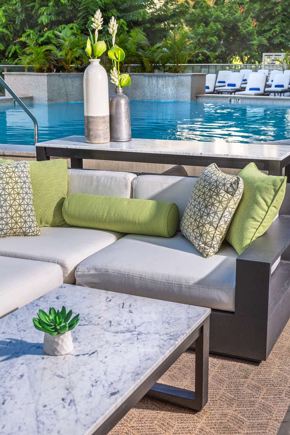 Фото Hilton Garden Inn Waikiki Beach