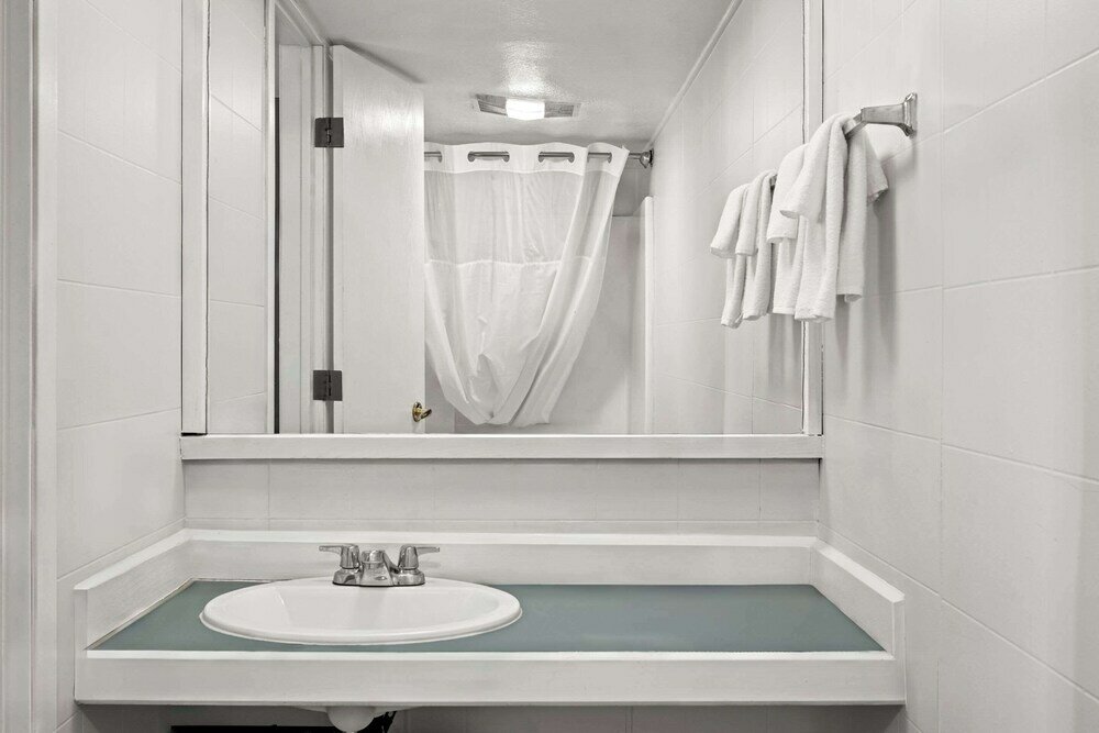 Фото Rodeway Inn Billings Logan Intl Airport, Near St. Vincent Hospital