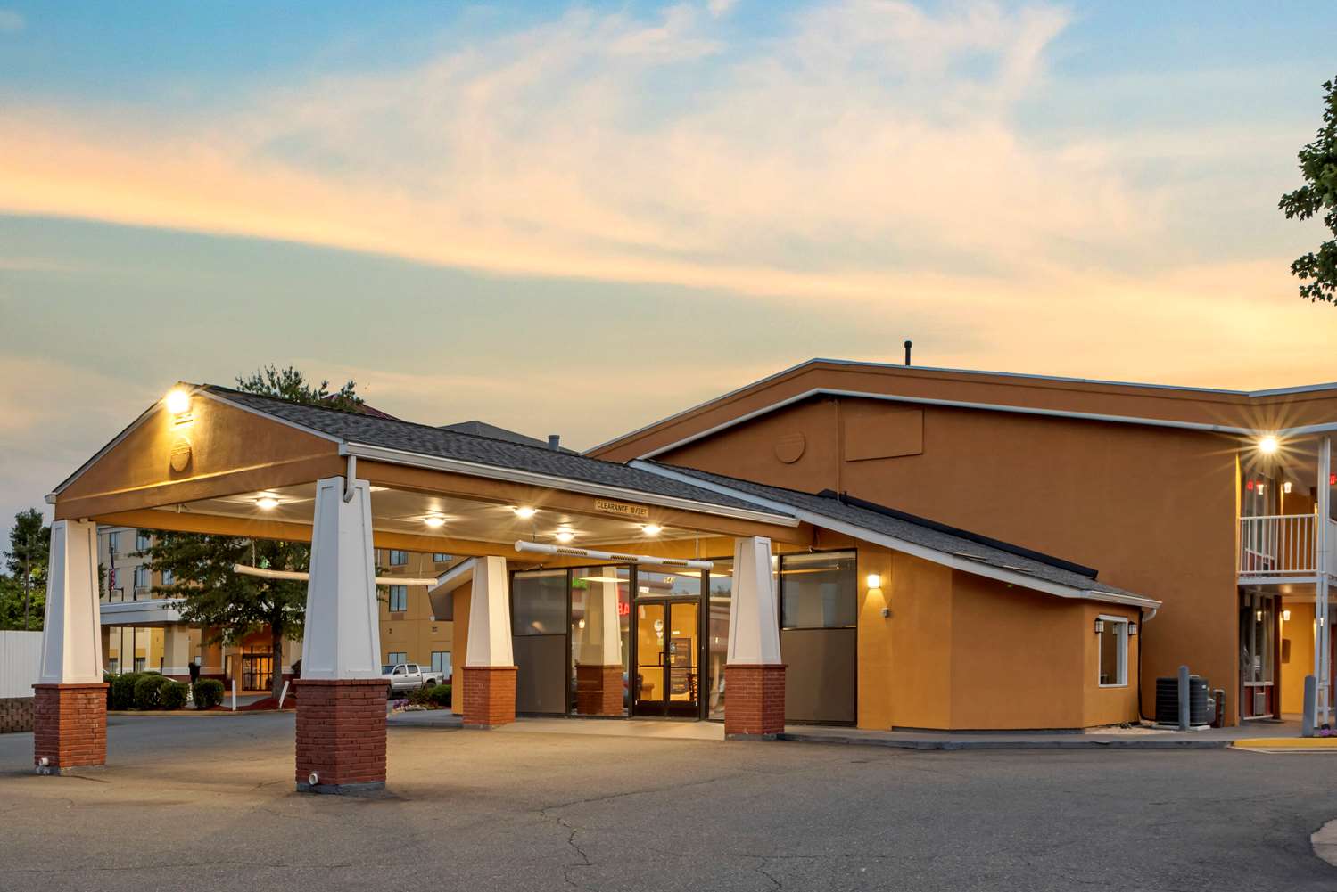 Фото Quality Inn Fredericksburg near Historic Downtown