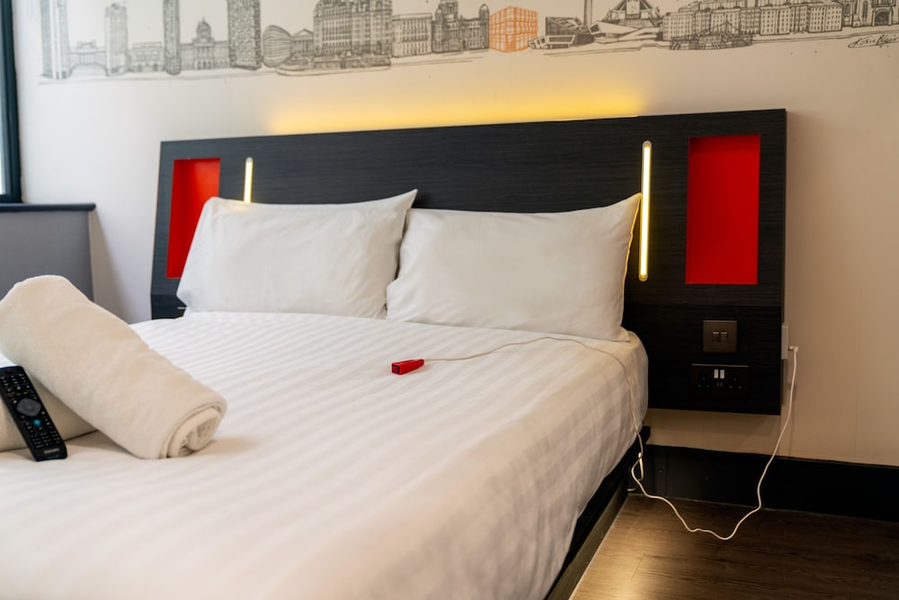 Фото EasyHotel Liverpool City Centre
