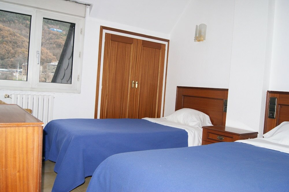 Фото Hotel Font del Marge