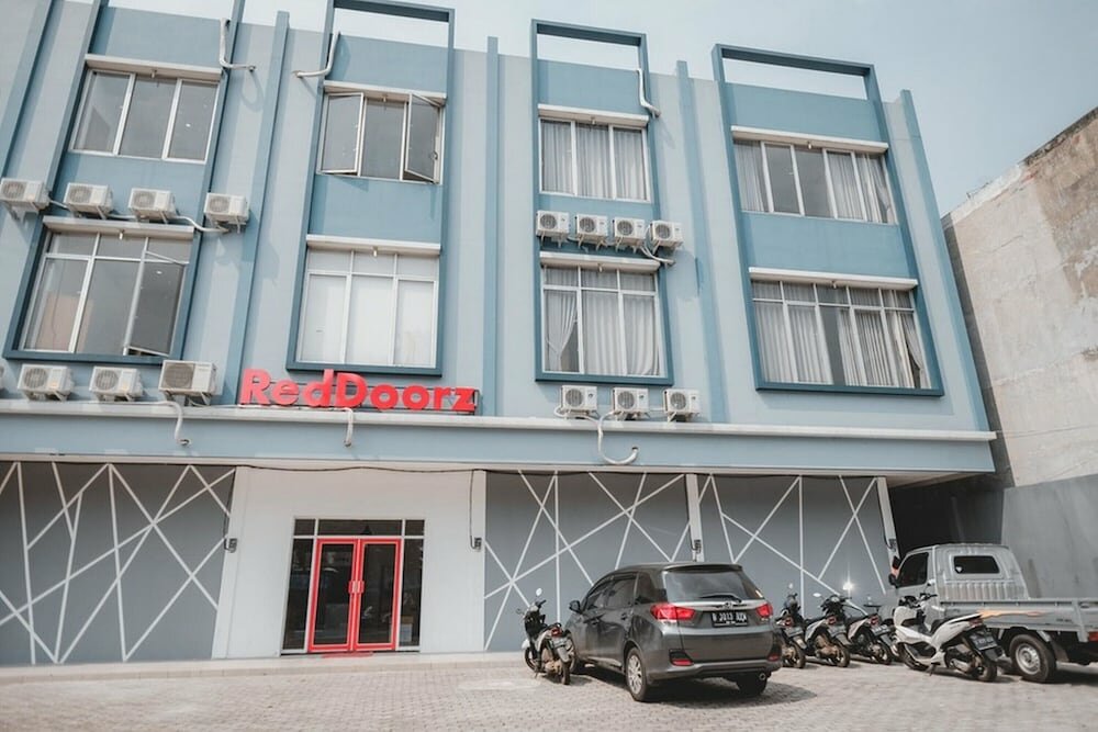Hotel Formerly Reddoorz Plus @ Otista Raya Ciputat, Earth, photo
